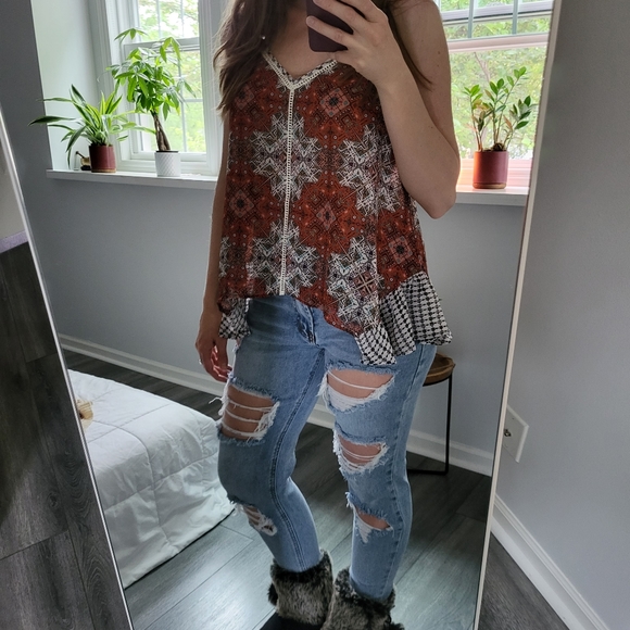 3/$13🎒 Autumn flutter boho tank - Picture 2 of 7